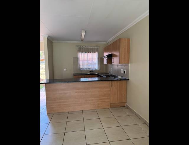 2 BEDROOM SECTIONAL TITLE FOR SALE IN EQUESTRIA